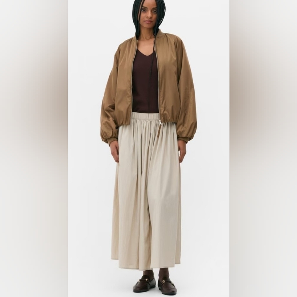 Primark Women's Ecru, A-Line Maxi Skirt w/gathered waistband. Size S